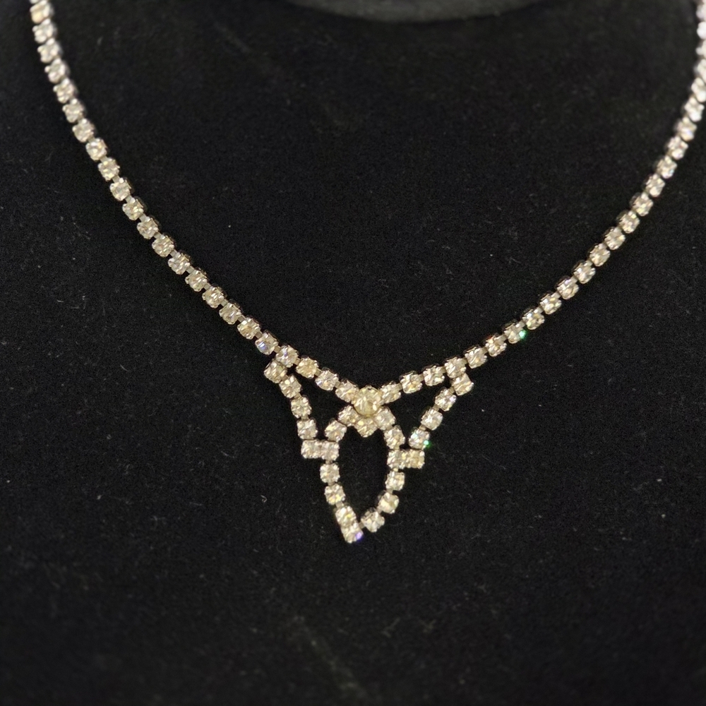 Vintage Rhinestone Heart Drop Necklace Sparkly Silver Tone - Picture 4 of 6